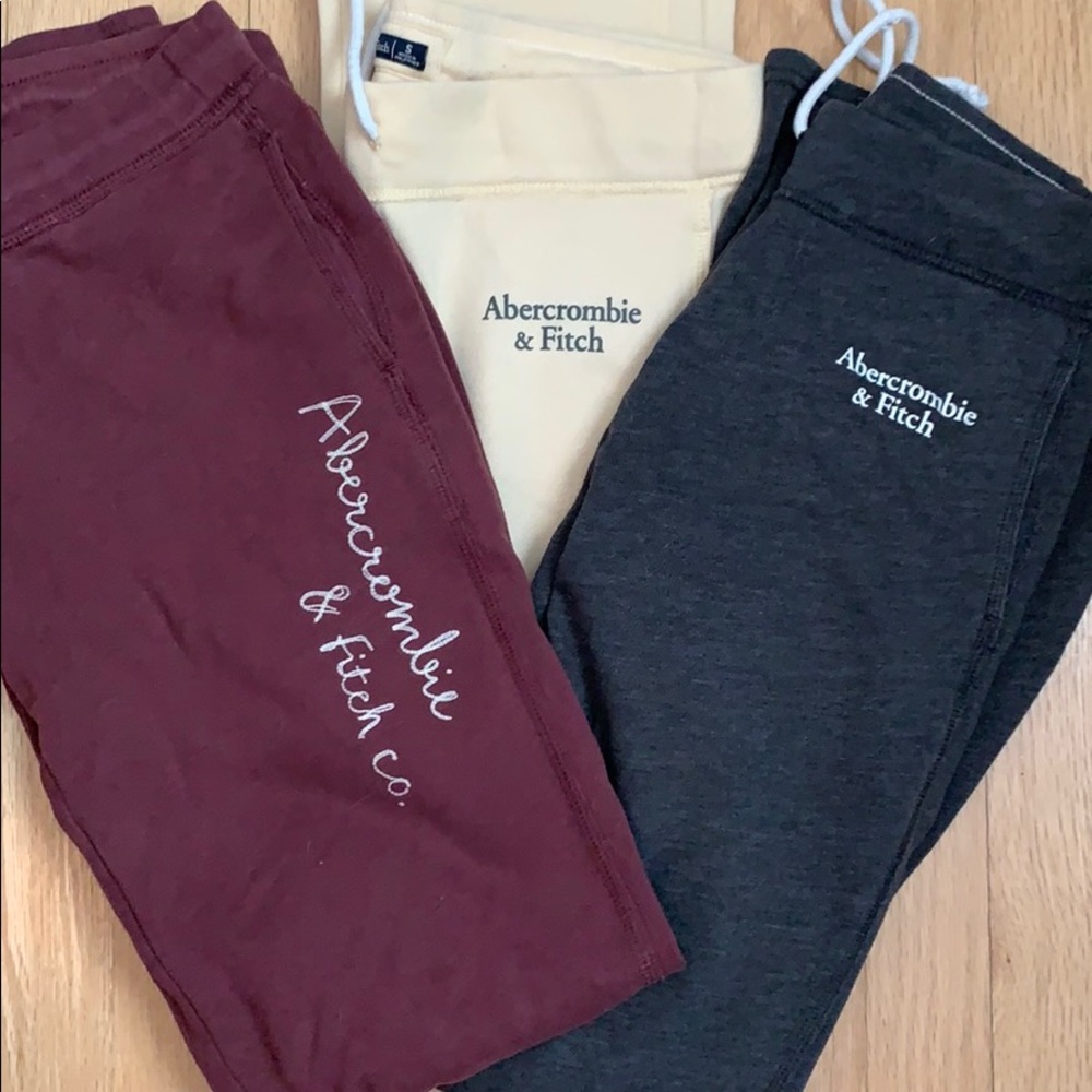 Set of 3. Abercrombie Women’s sweatpants. Size S